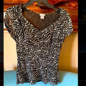 Cleaning out my closet✨ Dresses and tops.